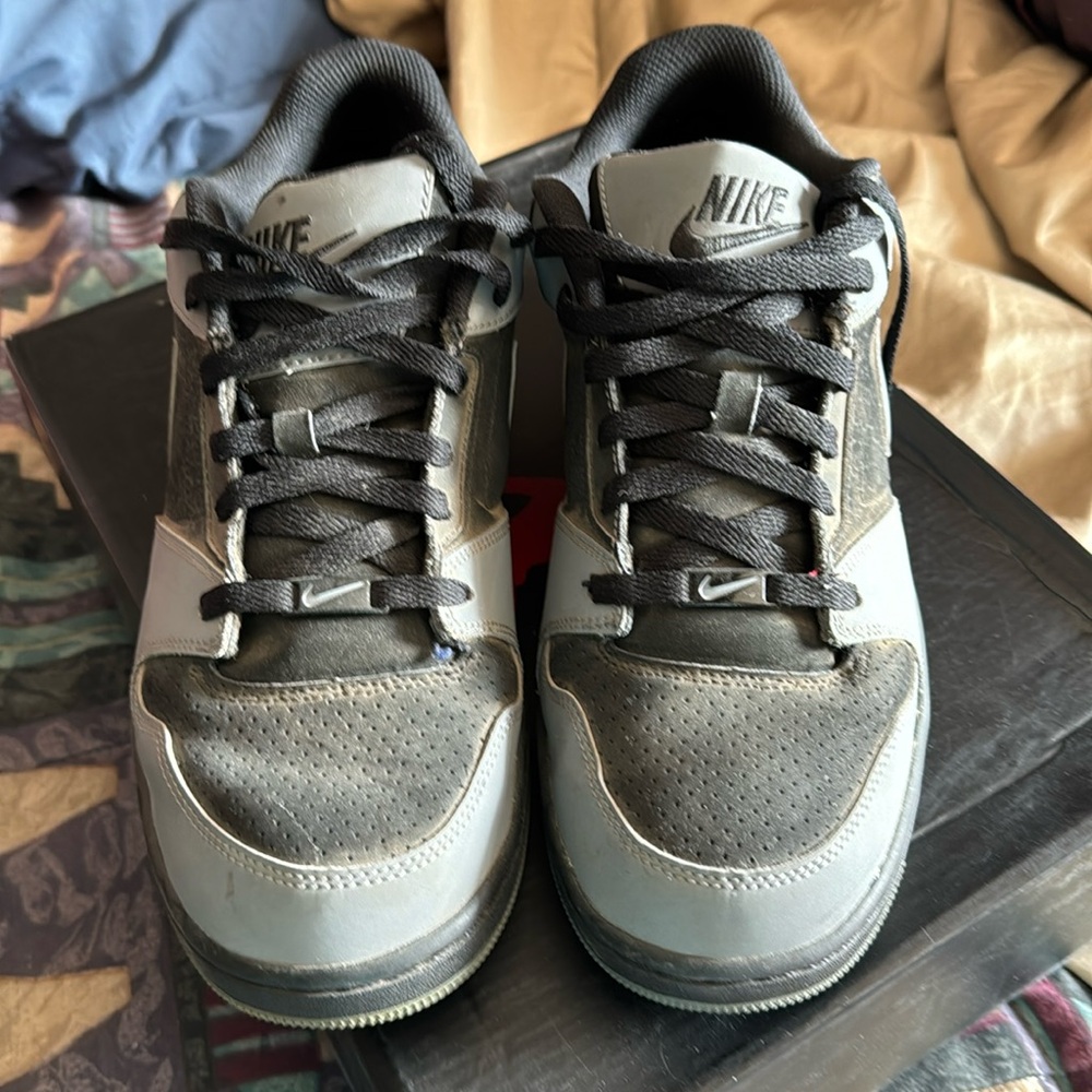 Nike prestige size 11.